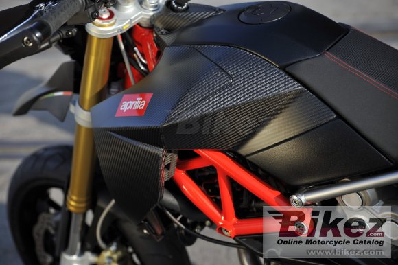 Aprilia Dorsoduro 750 Factory