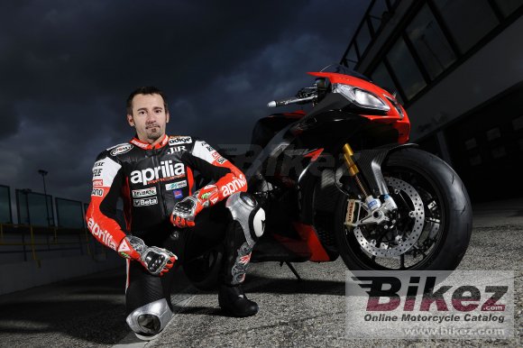 Aprilia RSV4 Factory