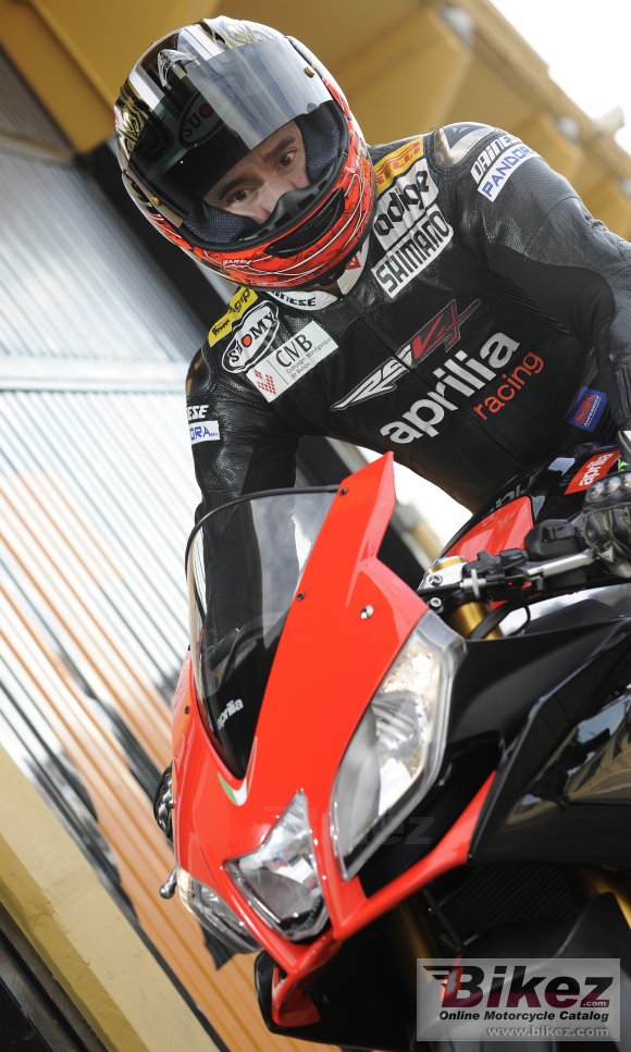 Aprilia RSV4 Factory