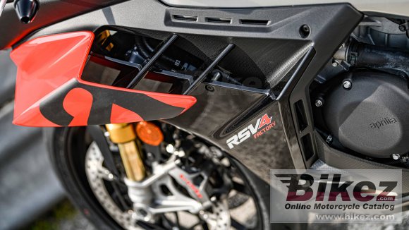 Aprilia RSV4 Factory