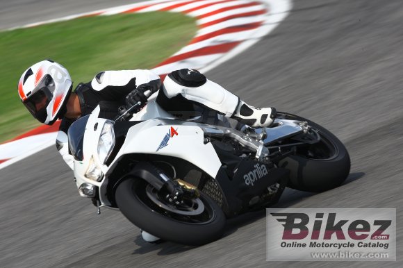 Aprilia RSV4 R