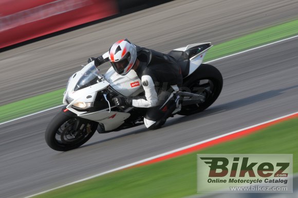 Aprilia RSV4 R