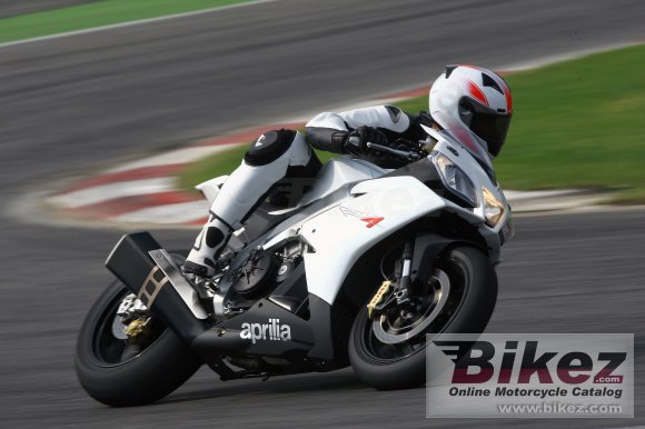 Aprilia RSV4 R