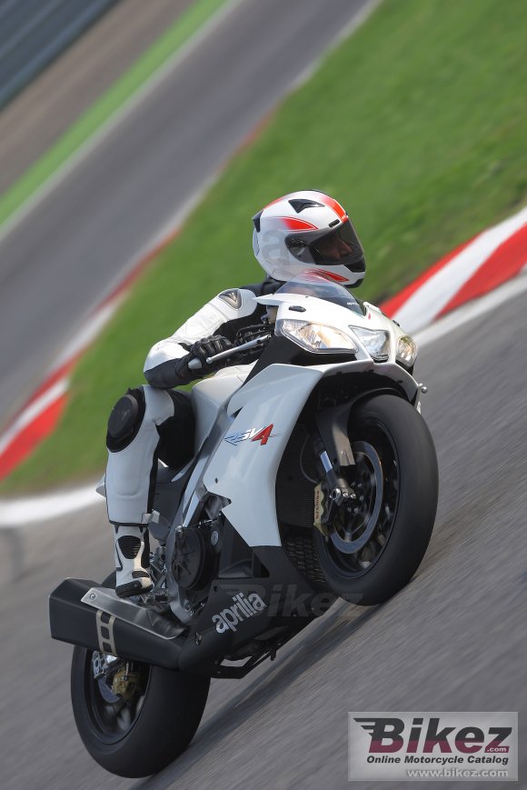 Aprilia RSV4 R