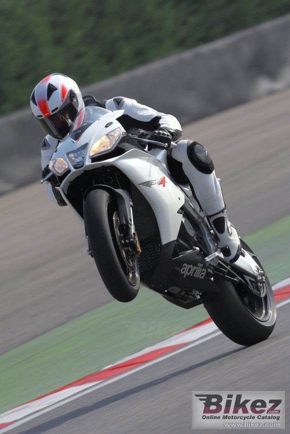 Aprilia RSV4 R