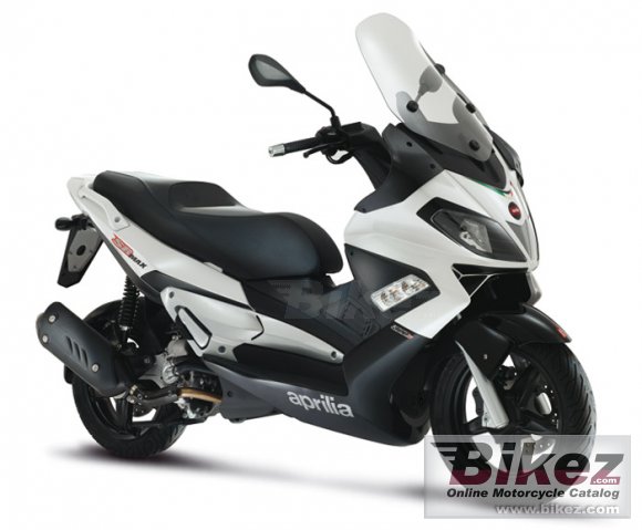 Aprilia SR Max 300