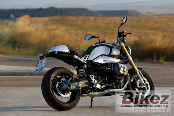 BMW R nine T