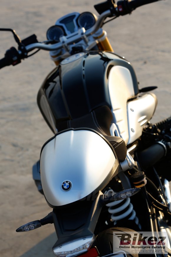 BMW R nine T