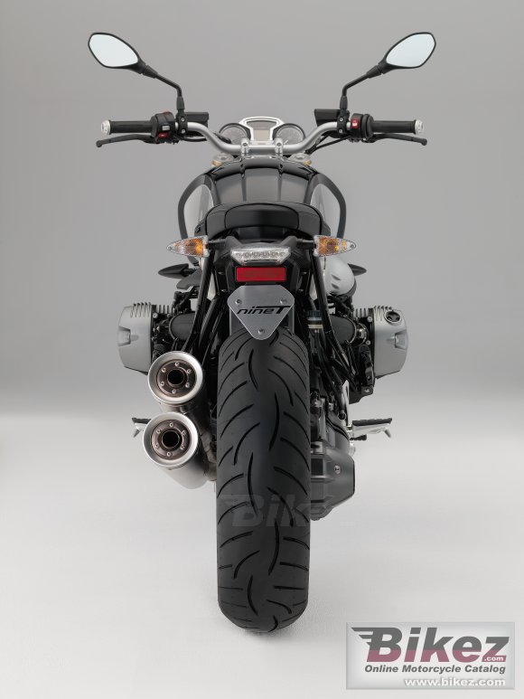 BMW R nine T