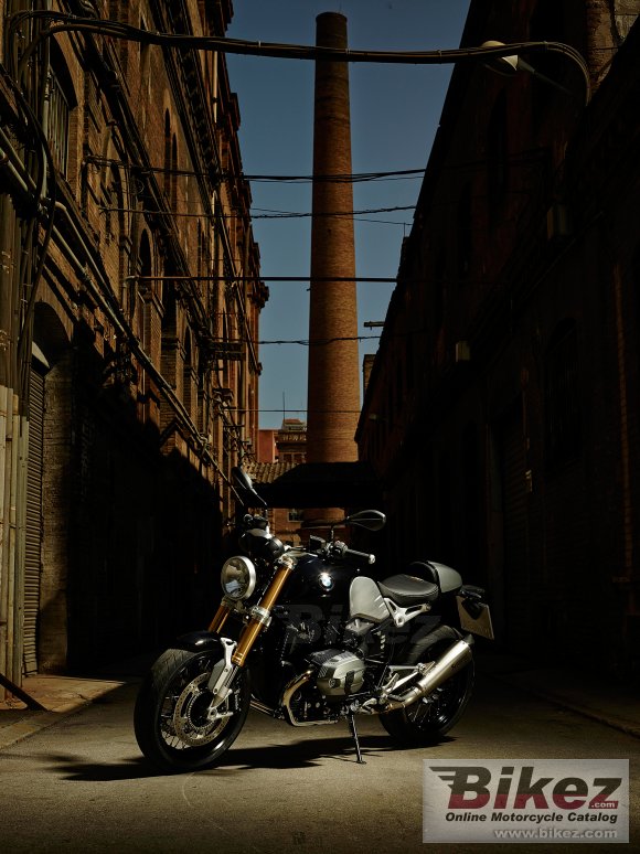 BMW R nine T