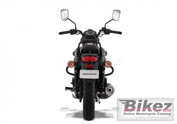 Bajaj Avenger 160 Street