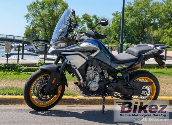 CF Moto 800 Adventura Street