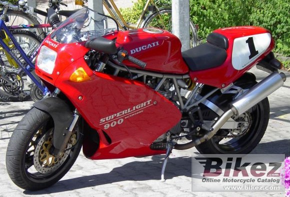 Ducati 900 Superlight