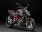 Ducati_Diavel_Carbon_2015