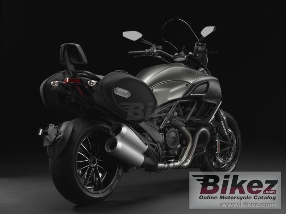 Ducati Diavel Strada