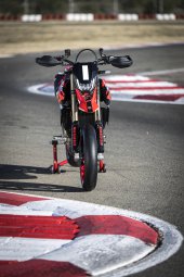 Ducati_Hypermotard_698_Mono_RWE_2024