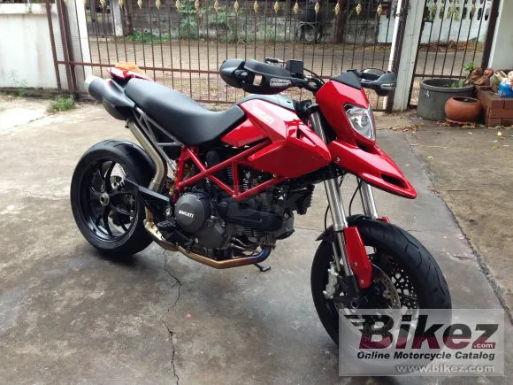 Ducati Hypermotard 796