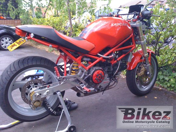 Ducati M 900 Monster