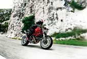 Ducati_Monster_1100_2009
