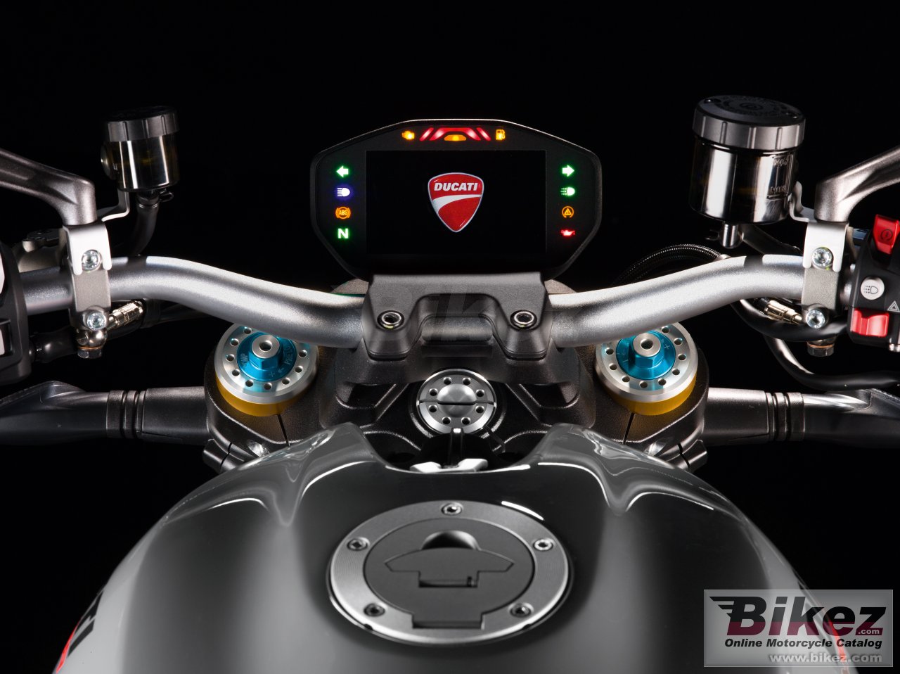 Ducati Monster 1200 S