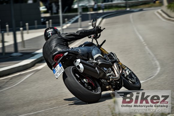 Ducati Monster 1200 S