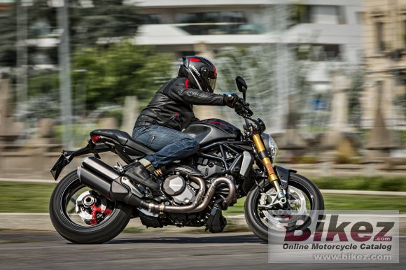 Ducati Monster 1200 S