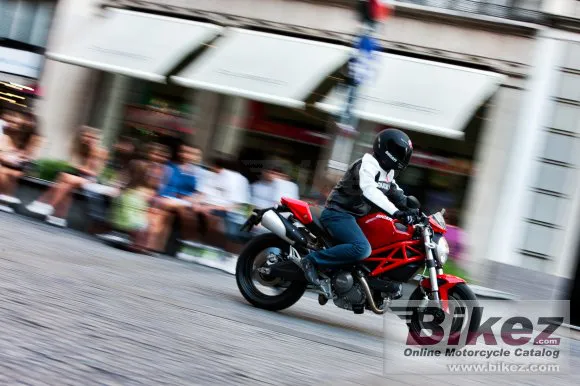 Ducati Monster 696