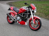 Ducati_Monster_750_2001