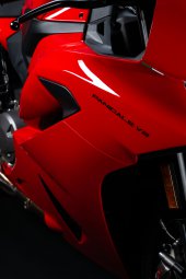 Ducati Panigale V2