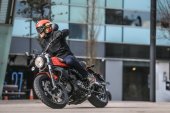 Ducati_Scrambler_Sixty2_2019
