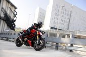 Ducati_Streetfighter_S_2011