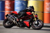 Ducati_Streetfighter_S_2011