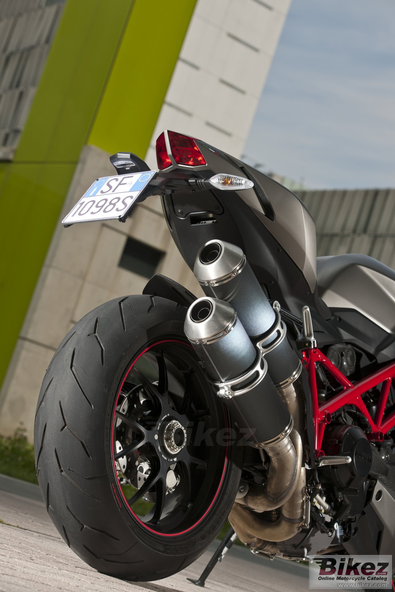 Ducati Streetfighter S