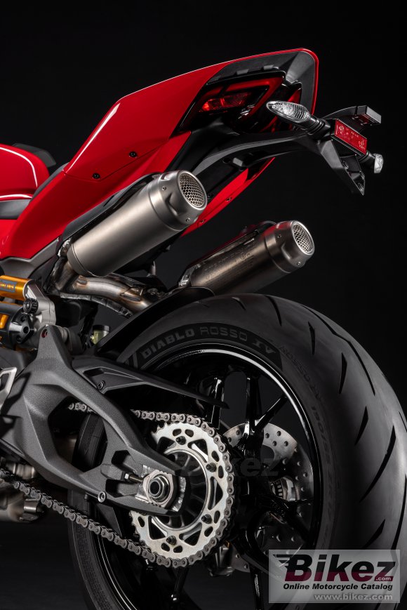 Ducati Streetfighter V2