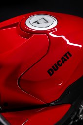 Ducati Streetfighter V2