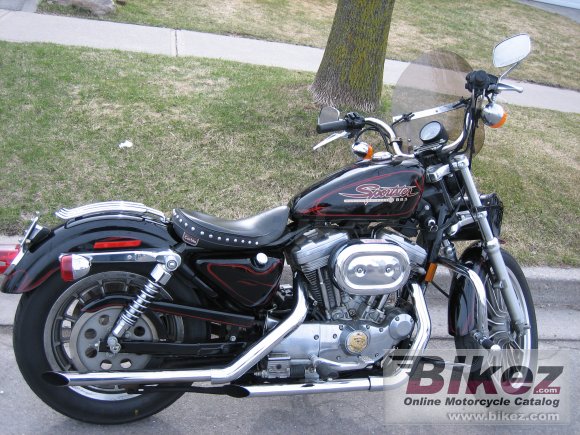 Harley-Davidson 883 Sportster Hugger