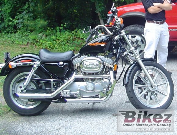 Harley-Davidson 883 Sportster Hugger