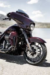 Harley-Davidson_CVO_Street_Glide_2019