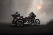 Harley-Davidson_CVO_Tri_Glide_2020