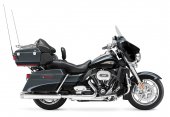 Harley-Davidson_CVO_Ultra_Classic_Electra_Glide_110th_Anniversary_2013