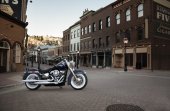 Harley-Davidson_Deluxe_2020