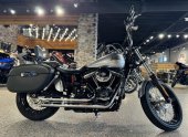 Harley-Davidson_Dyna_Street_Bob_2015