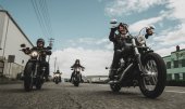 Harley-Davidson_Dyna_Street_Bob_Dark_Custom_2015
