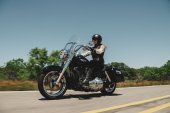 Harley-Davidson_Dyna_Switchback_2016