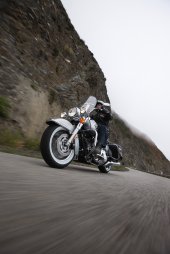 Harley-Davidson_FLHRC_Road_King_Classic_2010