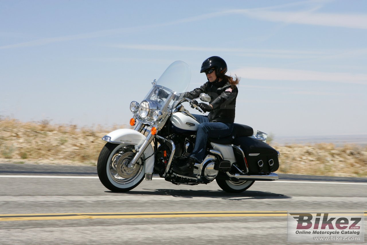 Harley-Davidson FLHRC  Road King Classic