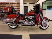Harley-Davidson_FLHTC_1340_Electra_Glide_Classic_1990