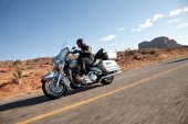 Harley-Davidson_FLHTC_Electra_Glide_Classic_2012