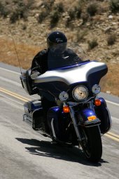 Harley-Davidson_FLHTCU__Ultra_Classic_Electra_Glide_2007
