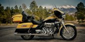 Harley-Davidson_FLHTCUSE7_CVO_Ultra_Classic_Electra_Glide_2012